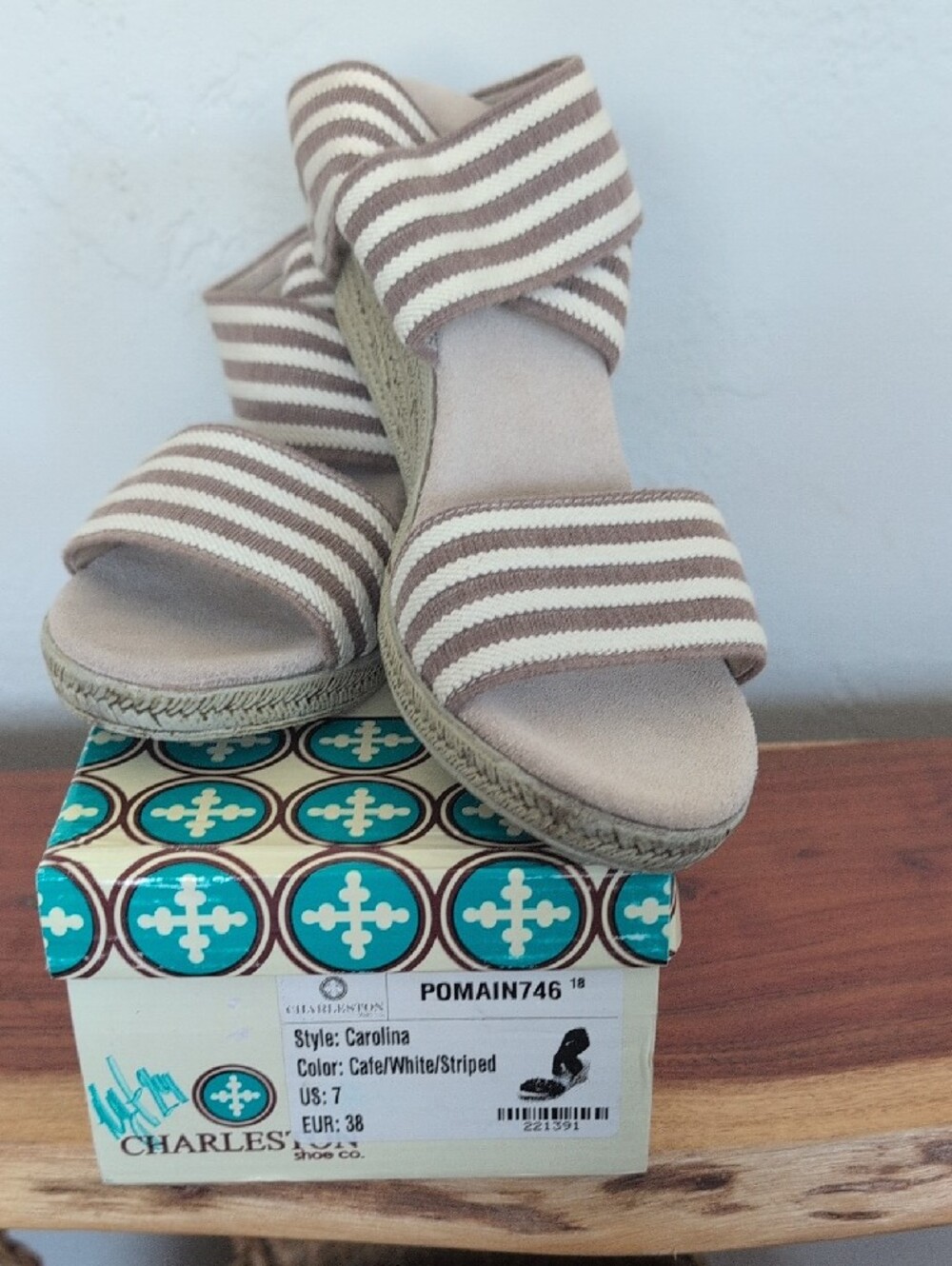 New In Box Charleston Shoe Co. Carolina Wedge Shoes Size 7